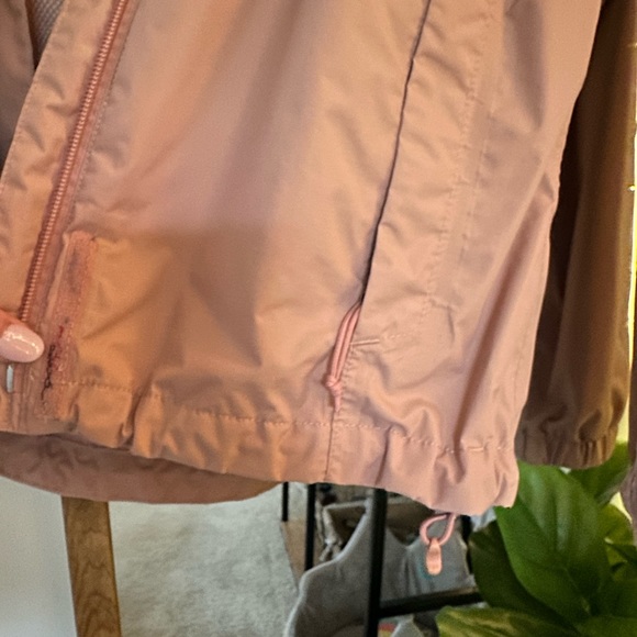 The north face pink light rain jacket - Picture 5 of 7